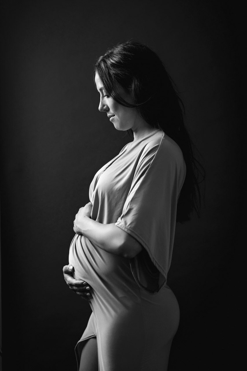 Award winning photographer McLean, Maternity photographer Vienna