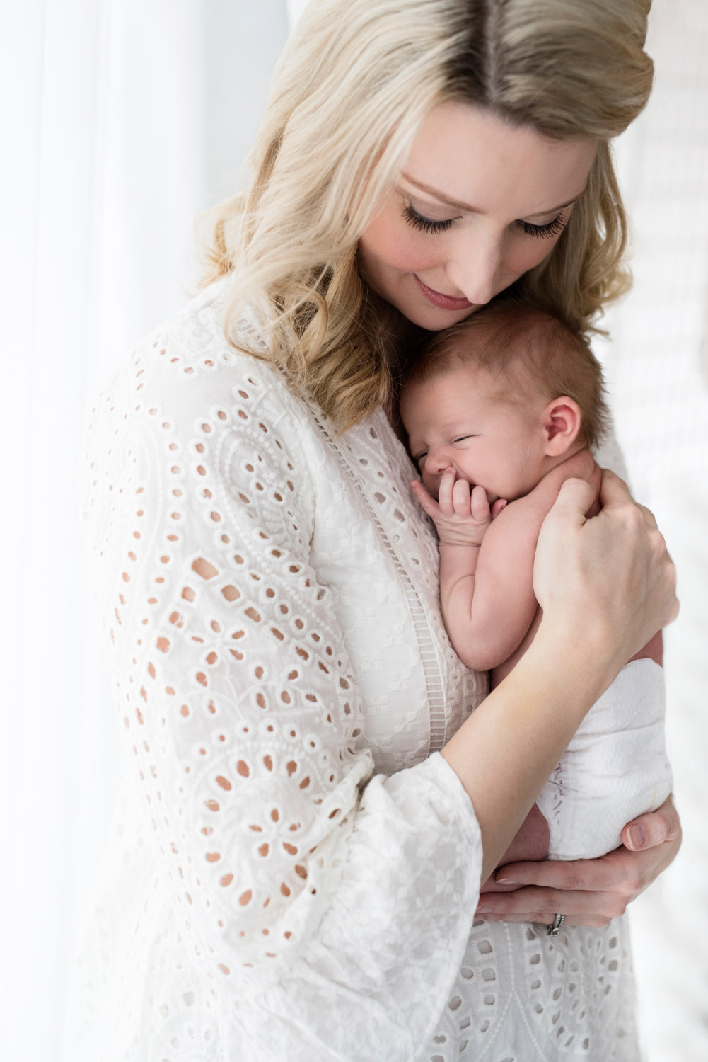 Newborn photography and what to wear postpartum MichelleLindsay
